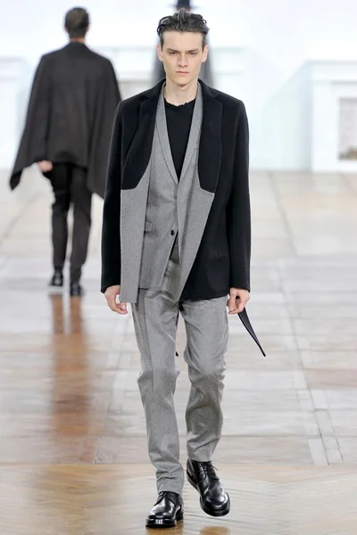 Look 17